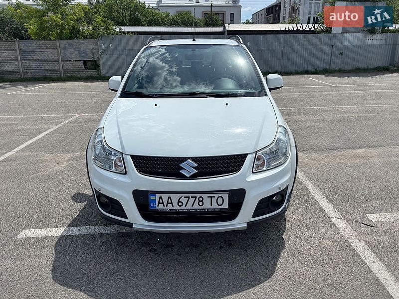 Внедорожник / Кроссовер Suzuki SX4 2013 в Киеве