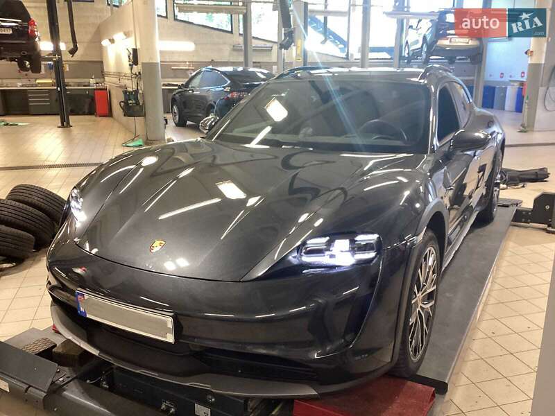 Универсал Porsche Taycan Cross Turismo 2021 в Киеве Универсал Porsche Taycan Cross Turismo 2021 в Киеве