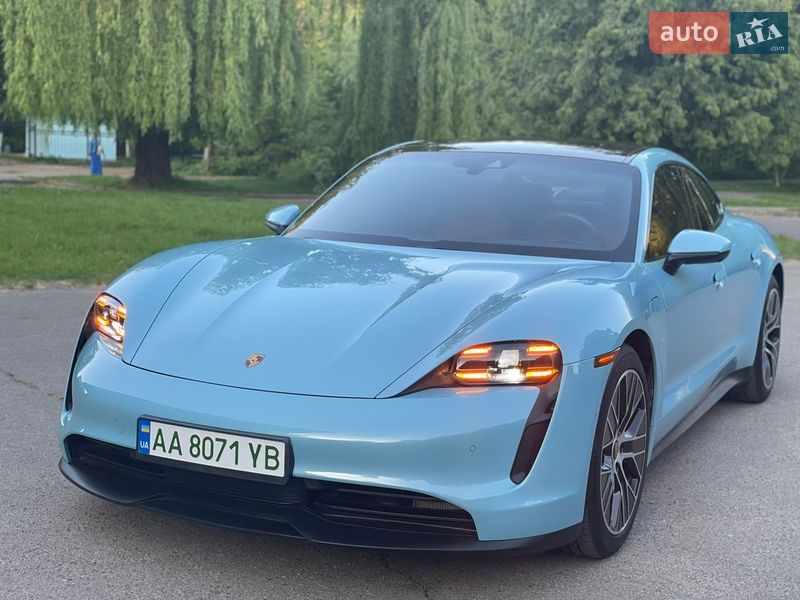 Седан Porsche Taycan 2022 в Киеве