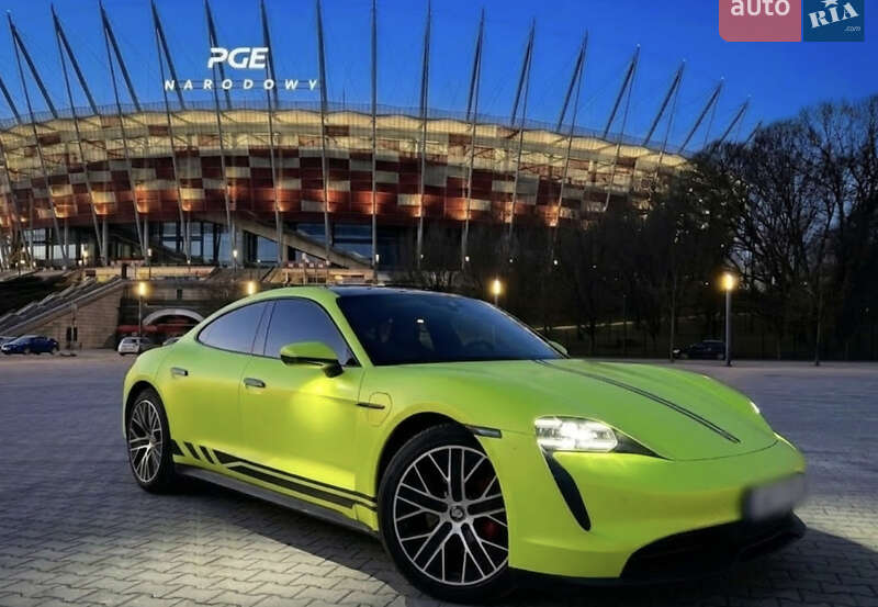 Седан Porsche Taycan 2020 в Дніпрі