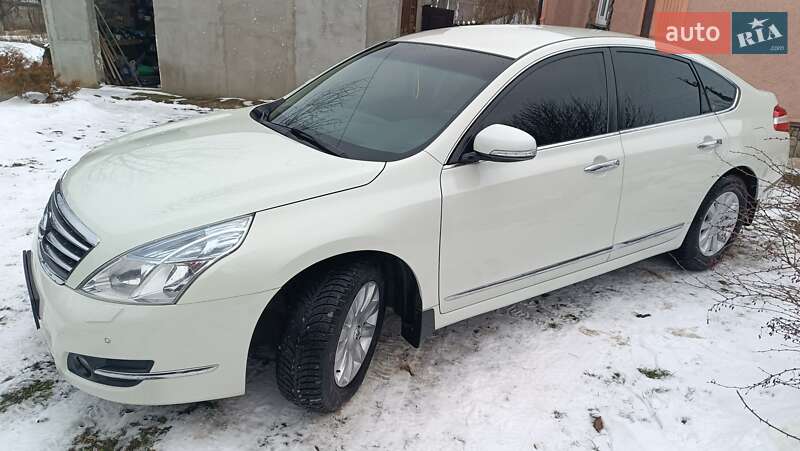 Седан Nissan Teana 2010 в Сокирянах