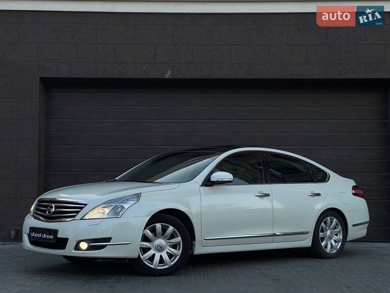 Седан Nissan Teana 2010 в Николаеве