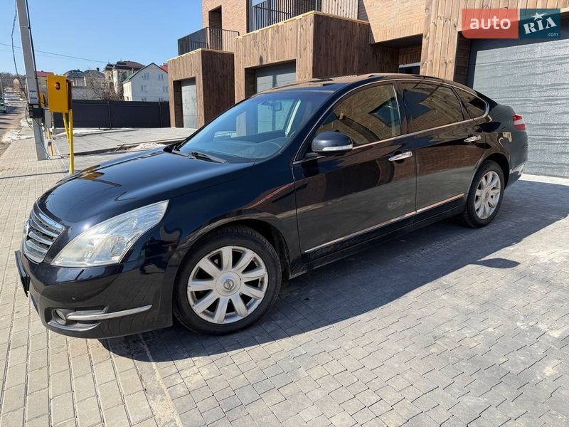 Седан Nissan Teana 2010 в Львові