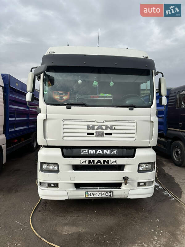 Контейнеровоз MAN TGA 2007 в Кропивницком Контейнеровоз MAN TGA 2007 в Кропивницком