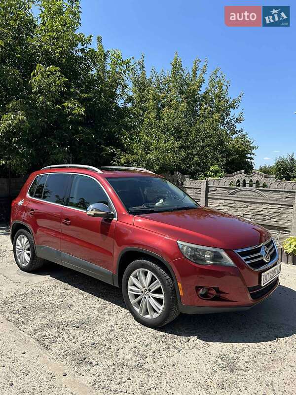 Внедорожник / Кроссовер Volkswagen Tiguan 2011 в Городенке