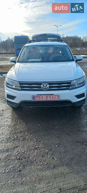 Внедорожник / Кроссовер Volkswagen Tiguan 2018 в Львове