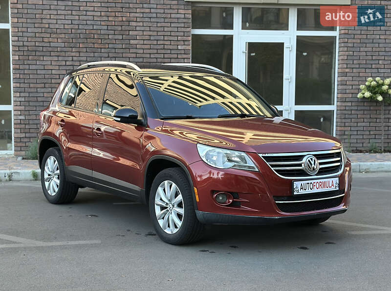 Внедорожник / Кроссовер Volkswagen Tiguan 2010 в Киеве