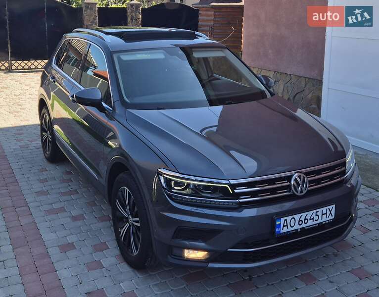Внедорожник / Кроссовер Volkswagen Tiguan 2017 в Сваляве