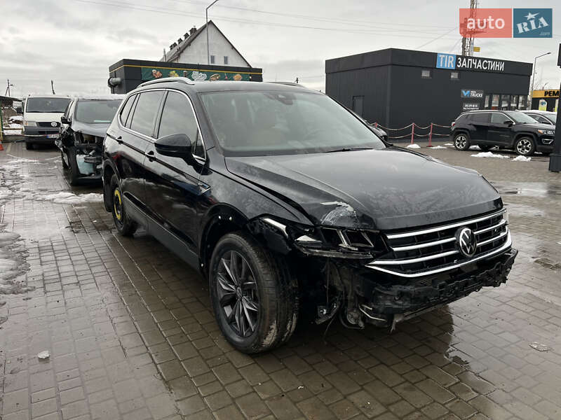 Внедорожник / Кроссовер Volkswagen Tiguan 2022 в Львове
