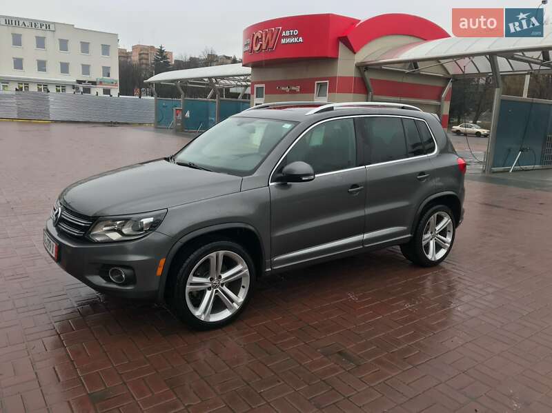 Внедорожник / Кроссовер Volkswagen Tiguan 2015 в Ровно