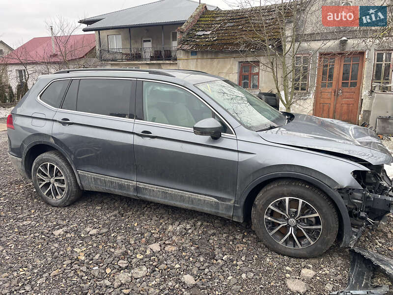 Внедорожник / Кроссовер Volkswagen Tiguan 2021 в Львове