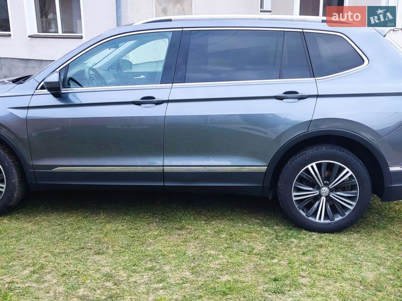 Внедорожник / Кроссовер Volkswagen Tiguan 2017 в Ровно Внедорожник / Кроссовер Volkswagen Tiguan 2017 в Ровно