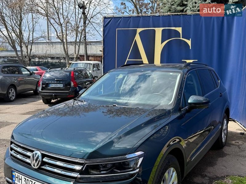 Внедорожник / Кроссовер Volkswagen Tiguan 2017 в Одессе