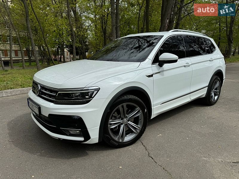 Внедорожник / Кроссовер Volkswagen Tiguan 2017 в Киеве