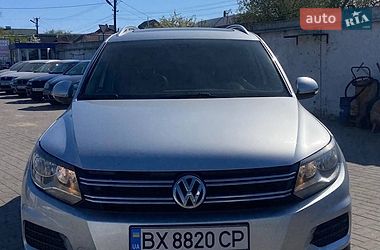 Внедорожник / Кроссовер Volkswagen Tiguan 2016 в Хмельницком