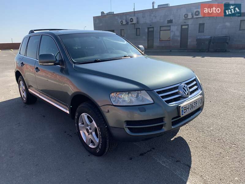 Внедорожник / Кроссовер Volkswagen Touareg 2004 в Киеве
