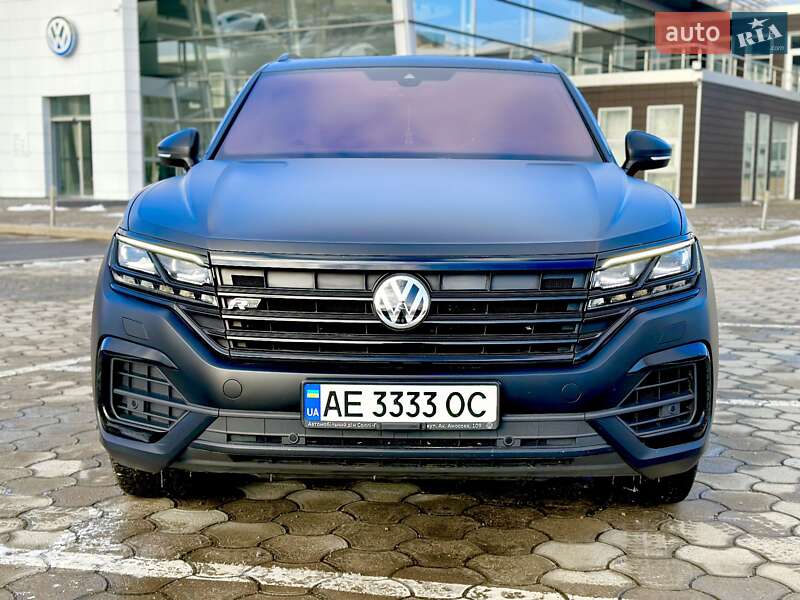 Позашляховик / Кросовер Volkswagen Touareg 2019 в Дніпрі