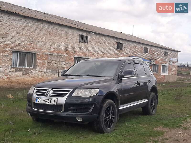 Внедорожник / Кроссовер Volkswagen Touareg 2008 в Николаеве
