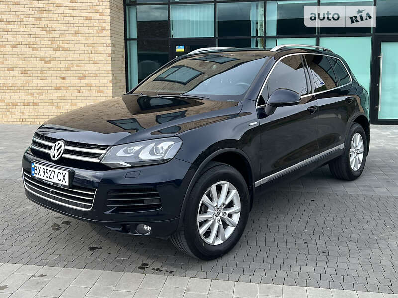 Позашляховик / Кросовер Volkswagen Touareg 2013 в Хмельницькому