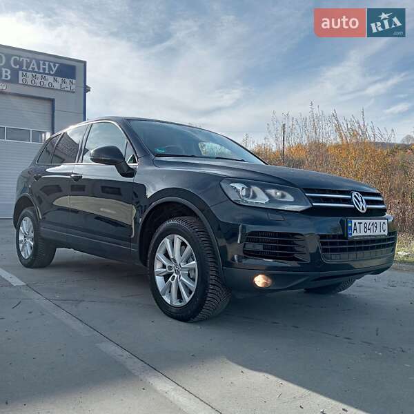 Позашляховик / Кросовер Volkswagen Touareg 2012 в Косові