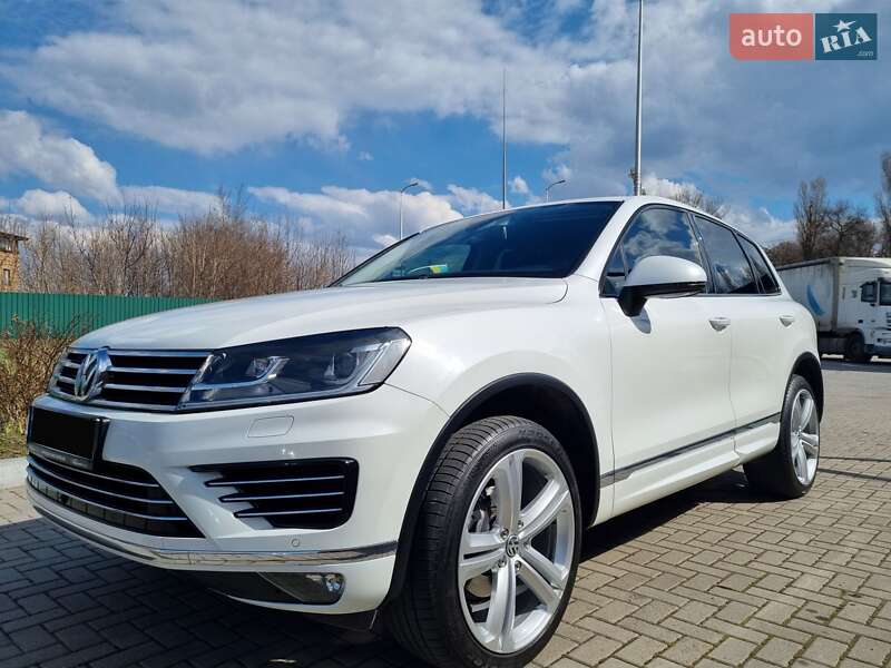 Внедорожник / Кроссовер Volkswagen Touareg 2015 в Днепре Внедорожник / Кроссовер Volkswagen Touareg 2015 в Днепре