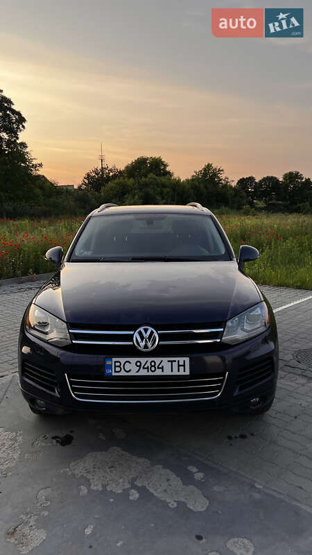 Внедорожник / Кроссовер Volkswagen Touareg 2012 в Радехове