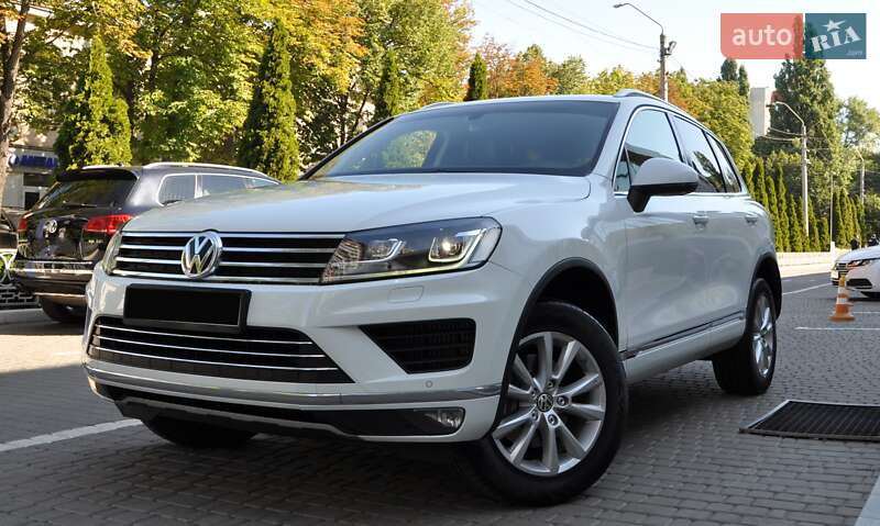 Позашляховик / Кросовер Volkswagen Touareg 2016 в Одесі