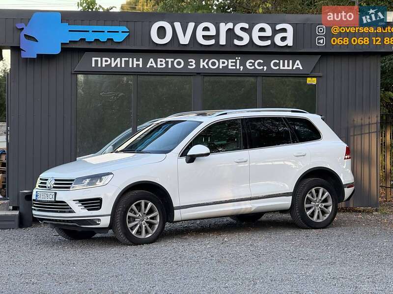 Внедорожник / Кроссовер Volkswagen Touareg 2015 в Хмельницком