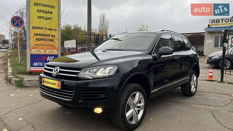 Внедорожник / Кроссовер Volkswagen Touareg 2014 в Николаеве