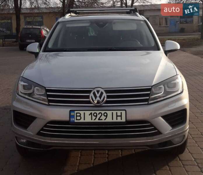Внедорожник / Кроссовер Volkswagen Touareg 2015 в Полтаве