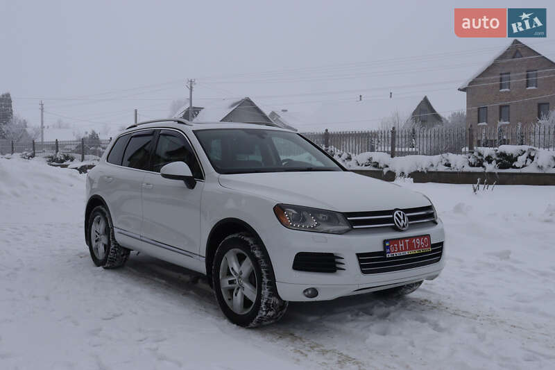 Внедорожник / Кроссовер Volkswagen Touareg 2013 в Тернополе