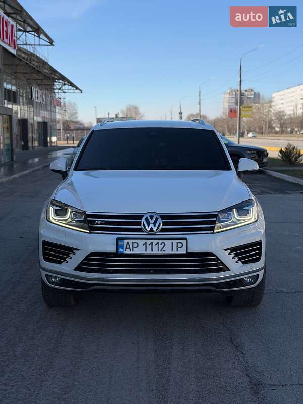 Внедорожник / Кроссовер Volkswagen Touareg 2017 в Запорожье