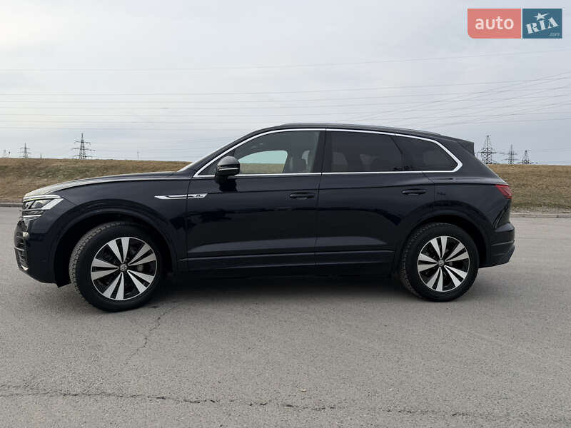 Внедорожник / Кроссовер Volkswagen Touareg 2019 в Днепре