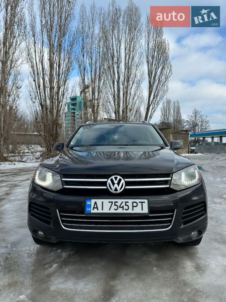 Внедорожник / Кроссовер Volkswagen Touareg 2012 в Обухове