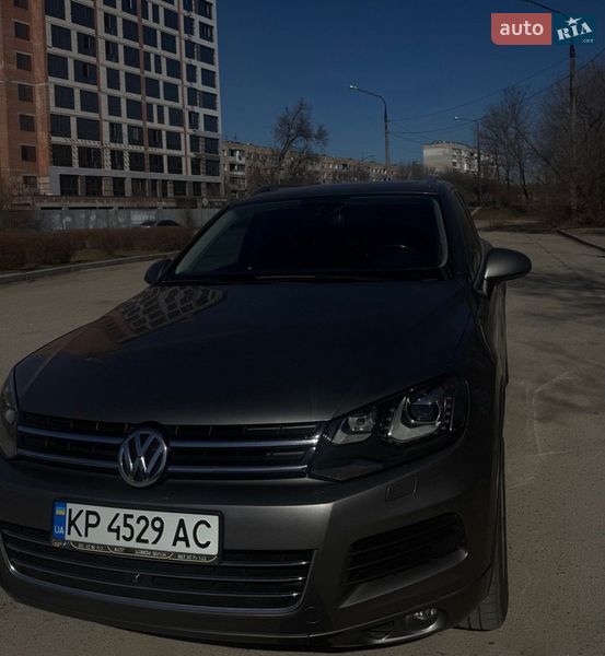 Внедорожник / Кроссовер Volkswagen Touareg 2012 в Запорожье