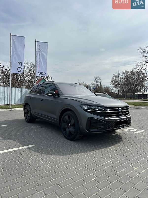 Позашляховик / Кросовер Volkswagen Touareg 2025 в Києві