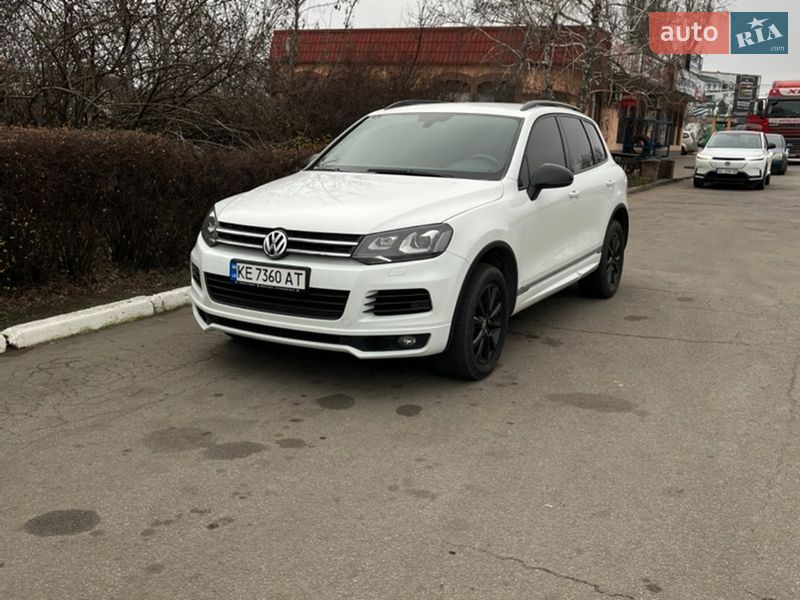 Позашляховик / Кросовер Volkswagen Touareg 2014 в Дніпрі