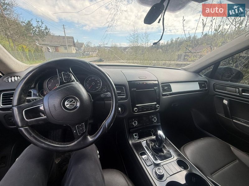 Позашляховик / Кросовер Volkswagen Touareg 2011 в Делятині