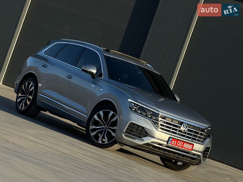 Позашляховик / Кросовер Volkswagen Touareg 2020 в Дубні
