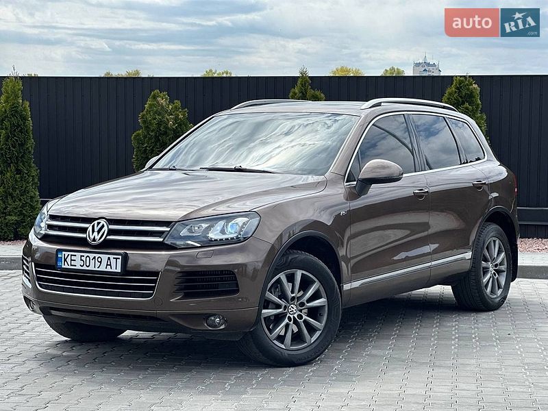 Позашляховик / Кросовер Volkswagen Touareg 2012 в Дніпрі