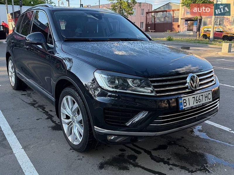 Внедорожник / Кроссовер Volkswagen Touareg 2015 в Киеве