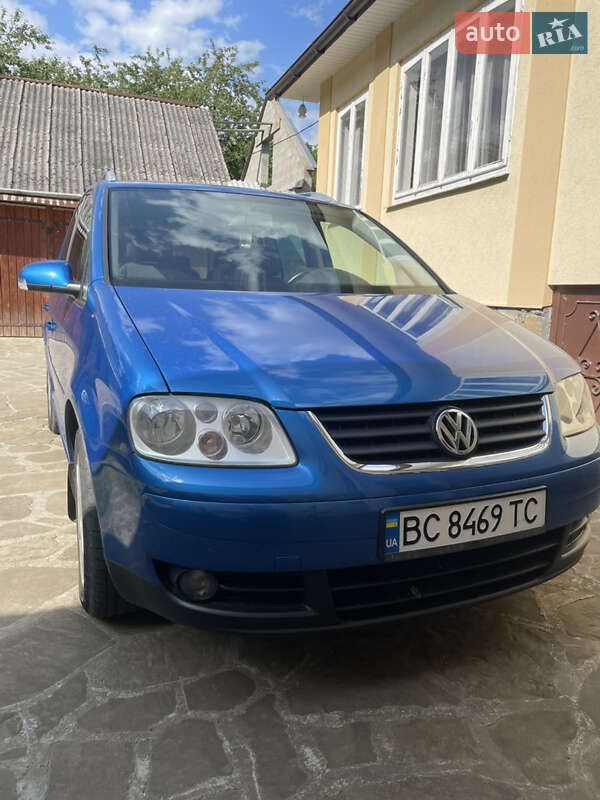 Минивэн Volkswagen Touran 2004 в Старом Самборе