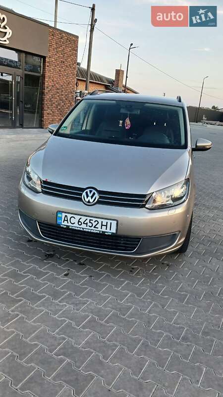 Минивэн Volkswagen Touran 2011 в Луцке Минивэн Volkswagen Touran 2011 в Луцке