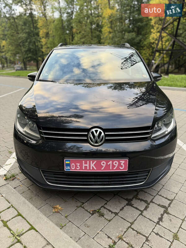 Минивэн Volkswagen Touran 2013 в Львове Минивэн Volkswagen Touran 2013 в Львове