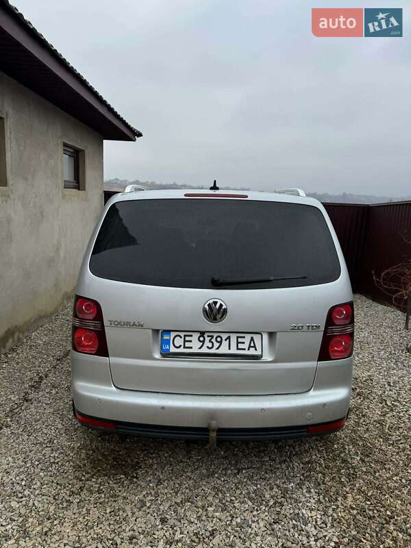 Минивэн Volkswagen Touran 2008 в Черновцах