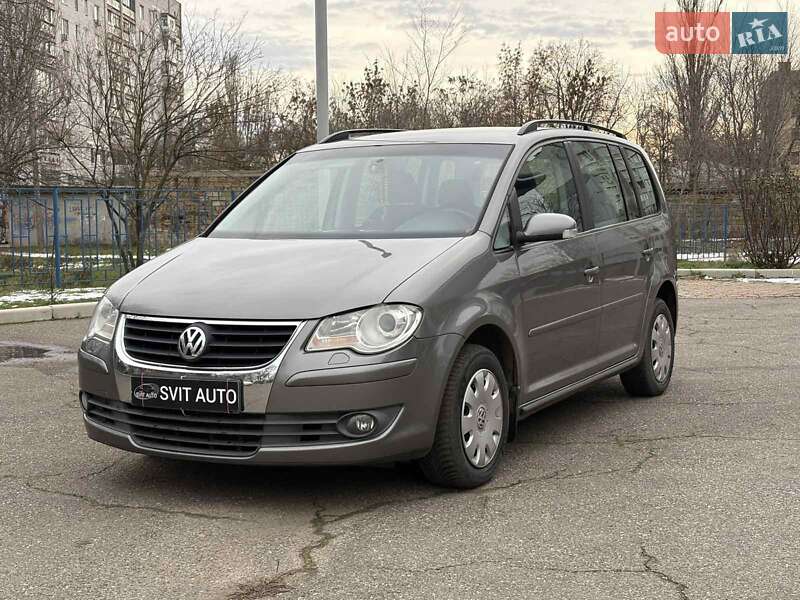 Минивэн Volkswagen Touran 2008 в Николаеве