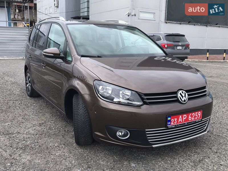 Минивэн Volkswagen Touran 2011 в Черновцах