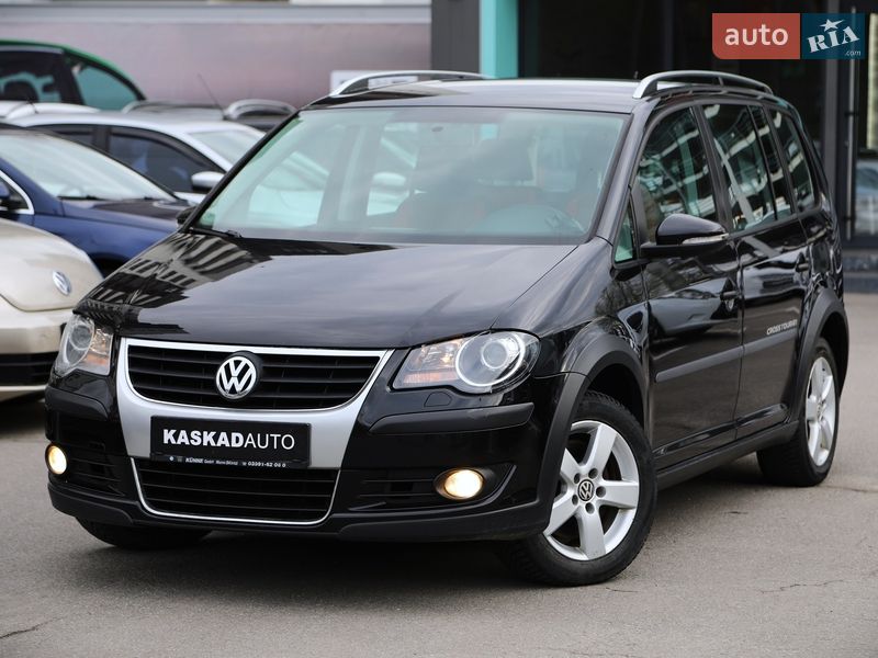Минивэн Volkswagen Touran 2009 в Харькове