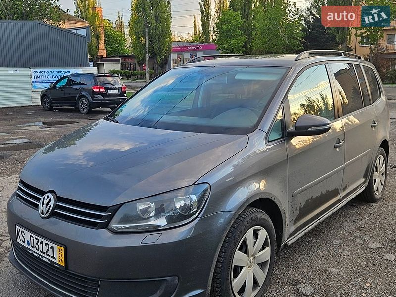 Минивэн Volkswagen Touran 2011 в Кривом Роге