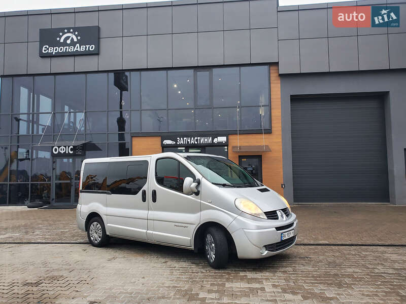 Минивэн Renault Trafic 2011 в Ровно